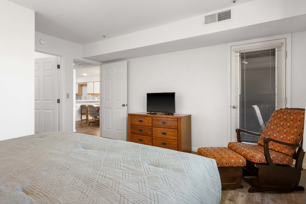 Fairway View Duo Stay for 12!