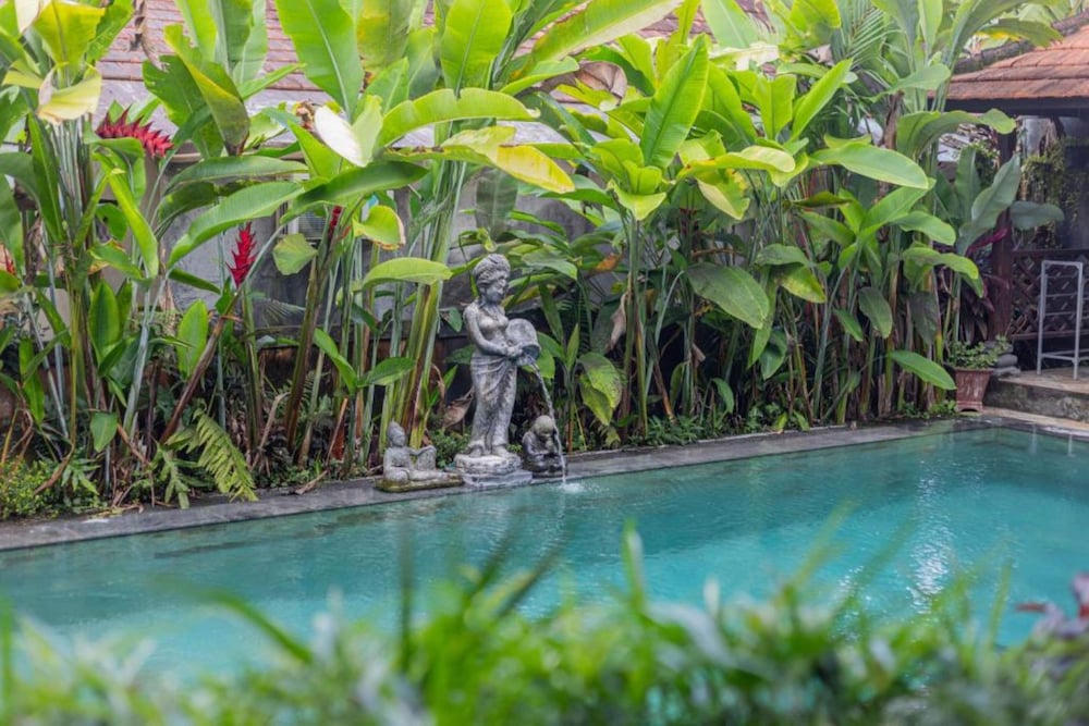 Sari Bamboo Bungalows