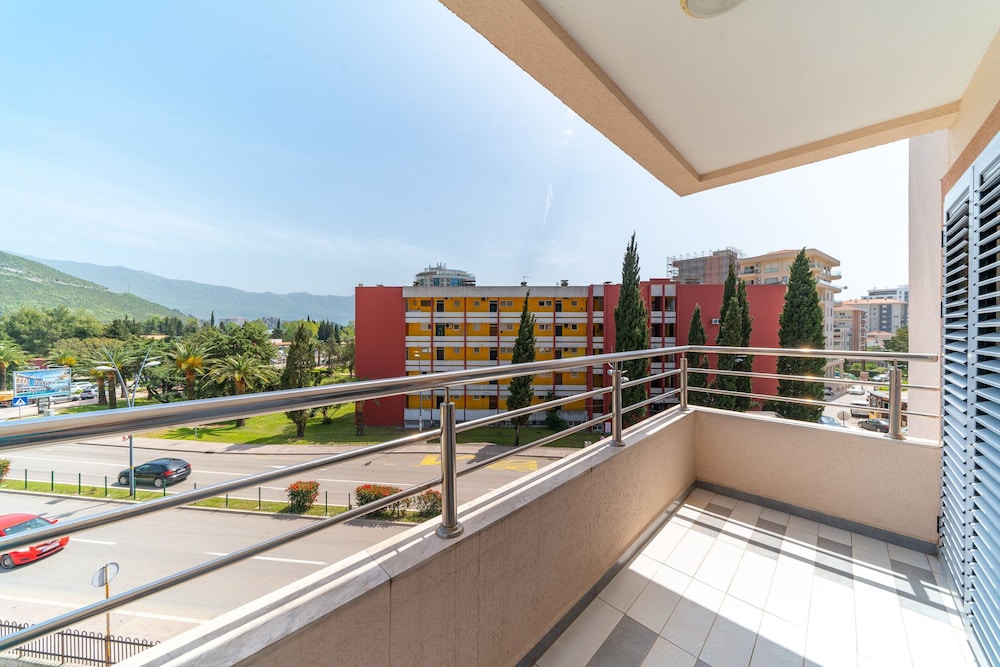 SMS Apartments
