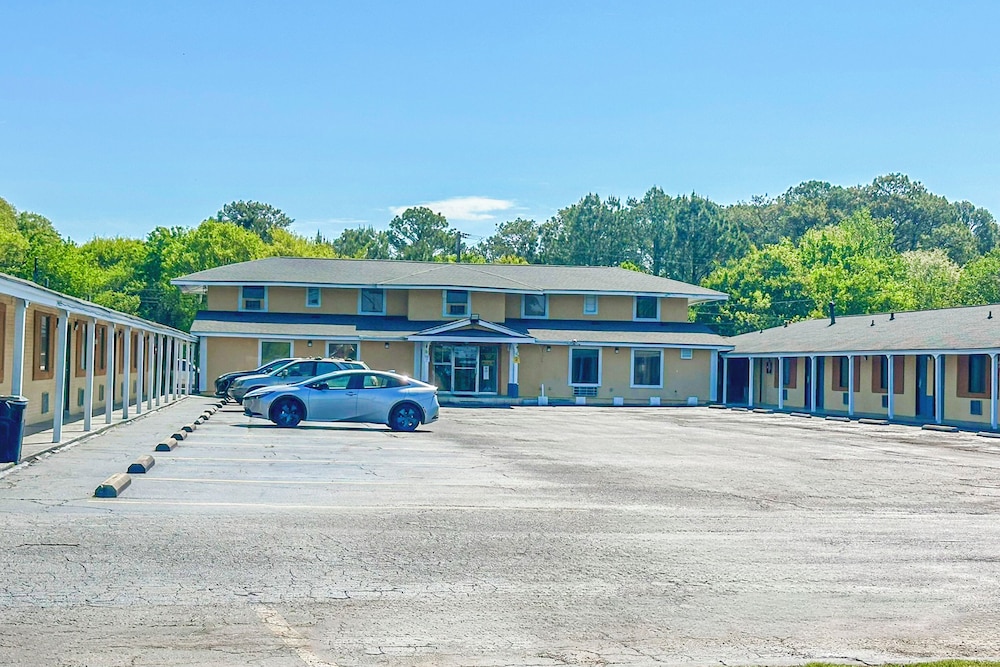 OYO Hotel Jonesboro Near Atlanta Airport