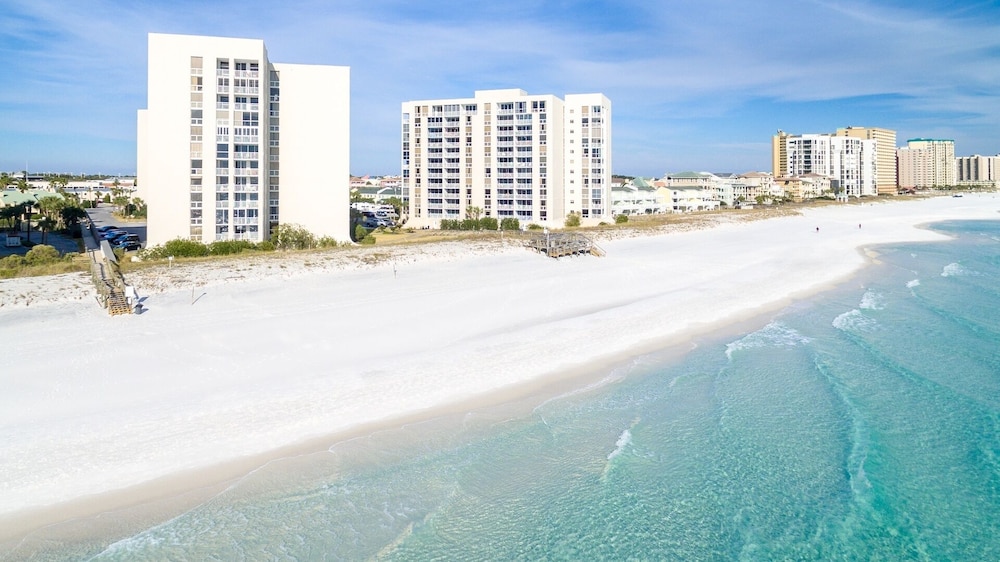 2106 is a Gulf Front 3 bedroom unobstructed views by RedAwning view 5