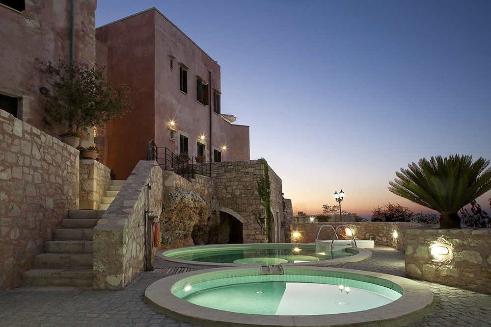 Kastellos Village - Central Complex