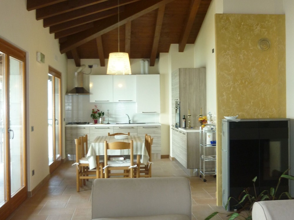 Apartment by Lake Iseo With Stunning Views photo 2