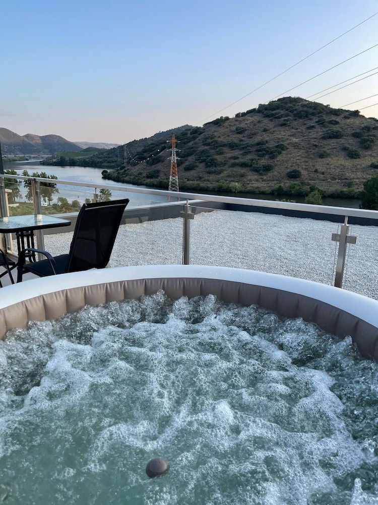 Douro Elegance Suites