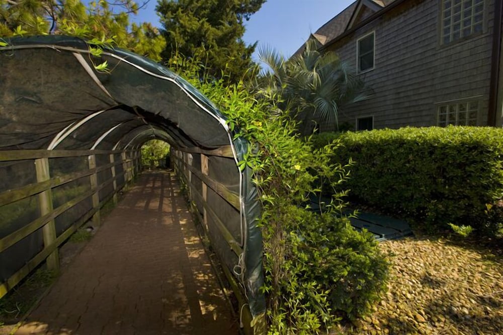 Courtyard Villas on Silver Lake Harbor