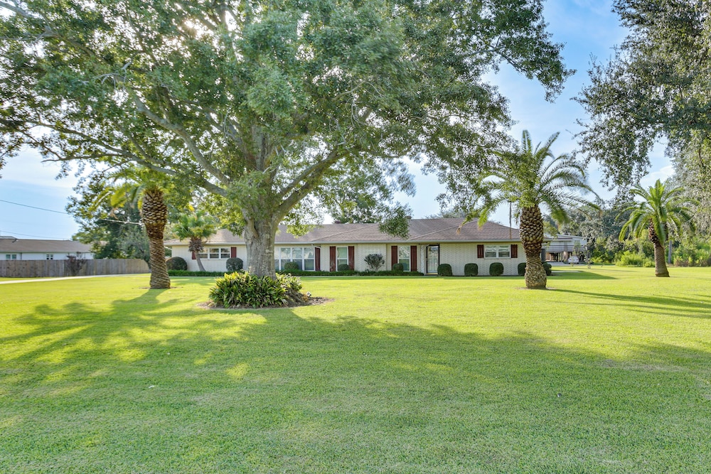 Fish & Explore: Serene Home on Bayou Petit Caillou