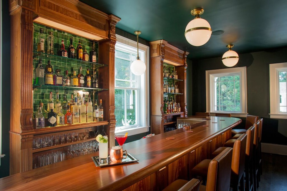 Lenox Vacations - Kemble Inn - Property Image 5