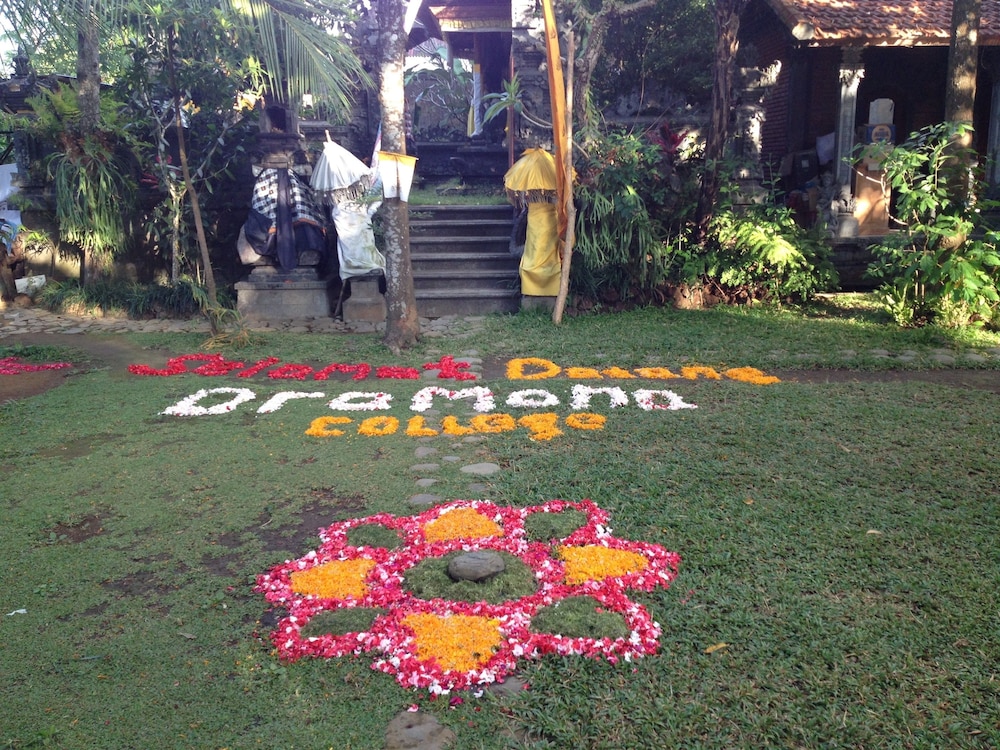 Omunity Bali