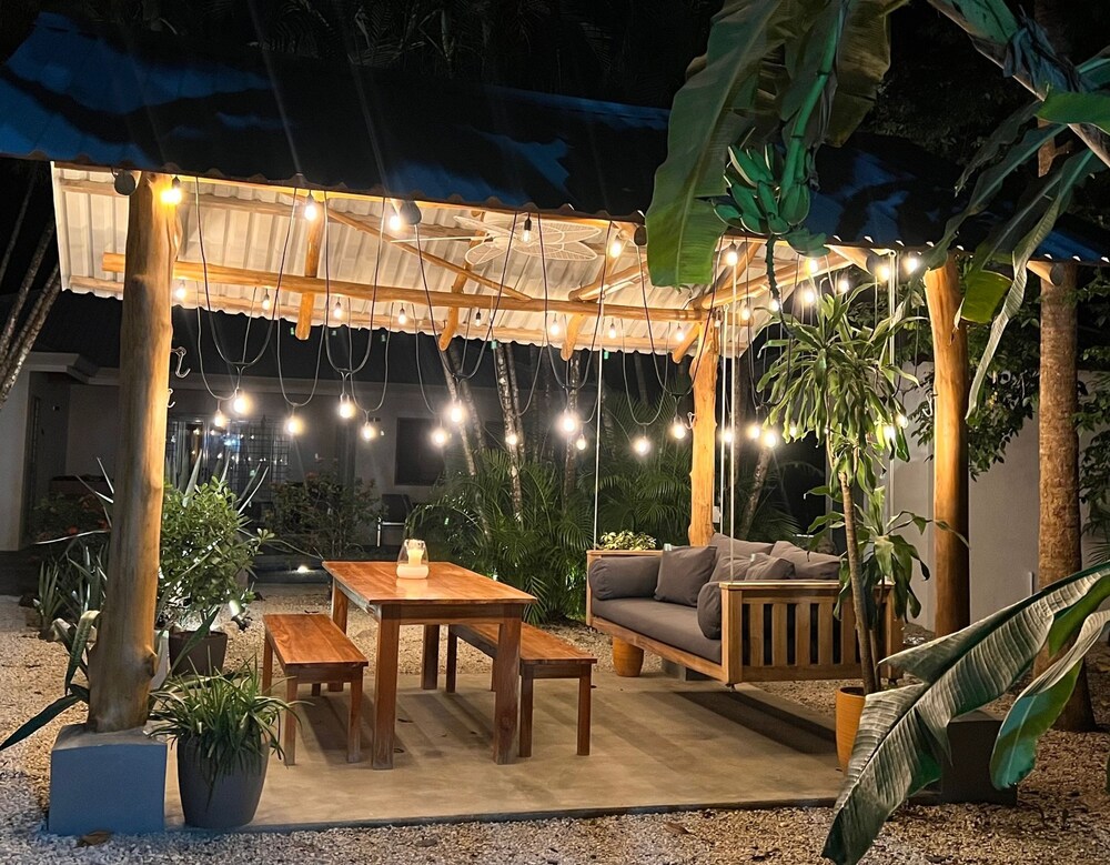 Casa Bonita - 5BR With Pool Walk to Beach