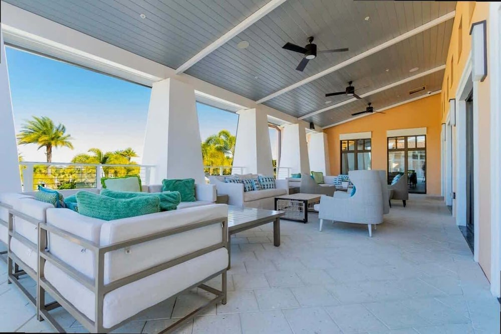 Splendid 6Bd w Private Pool Solara Resort 2154