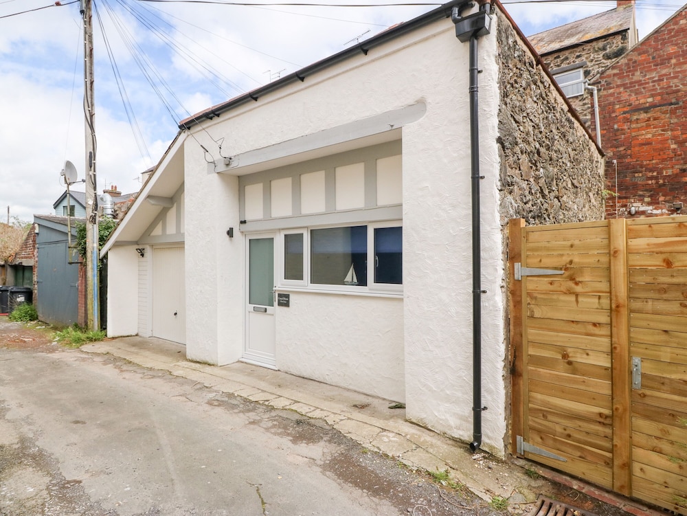 2 Dew Street