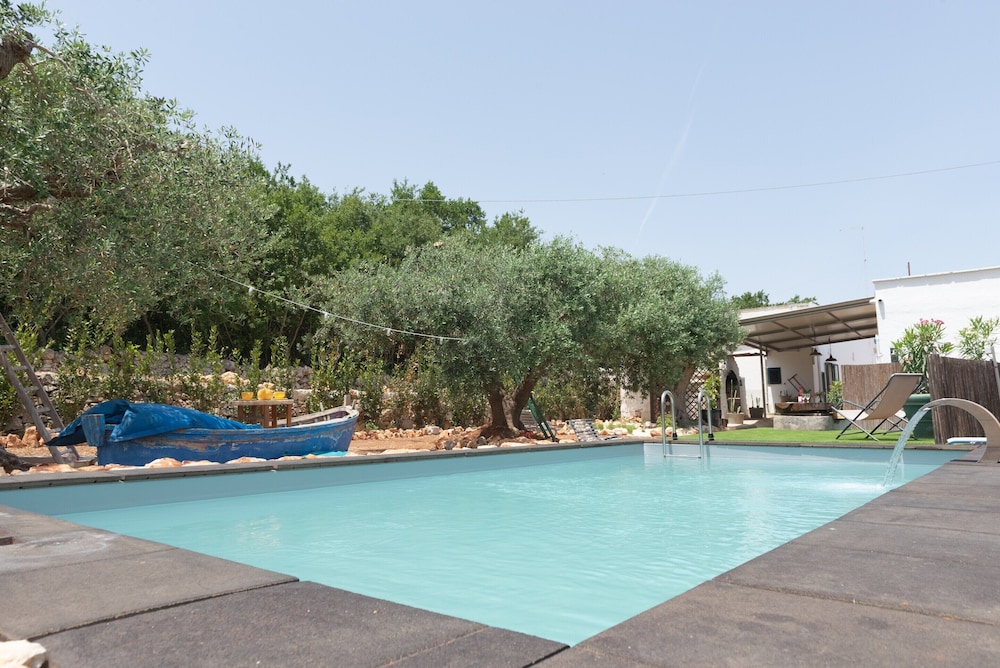 Country House in Puglia With Pool & Pizza Oven