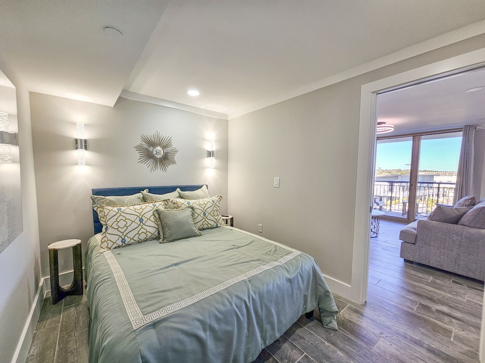 Superbly Updated Ocean View Condo, 303 Brighton, Full Access 3 Bedroom Condo