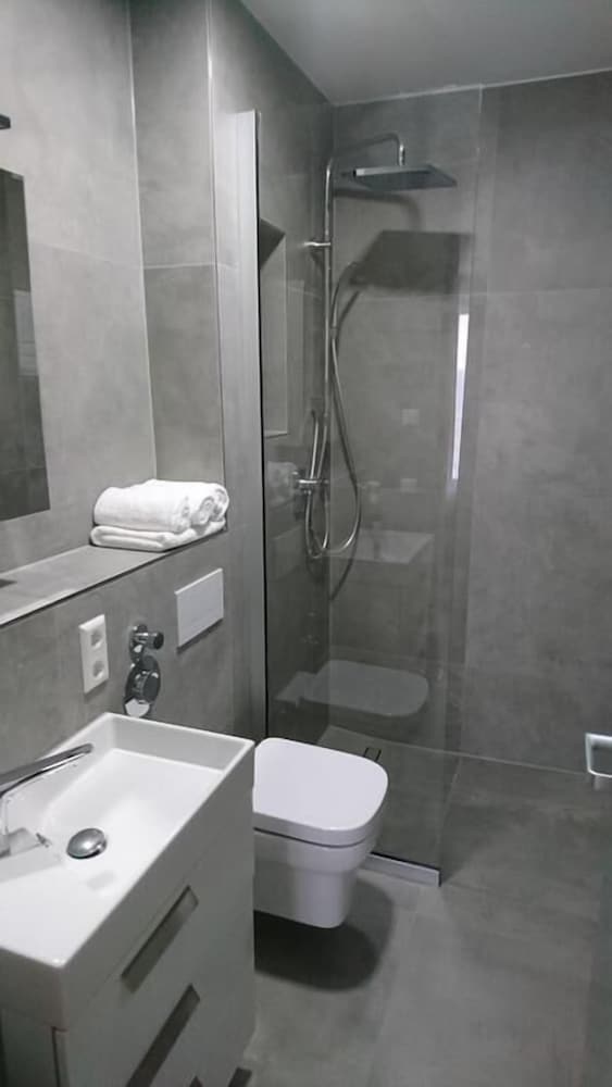 HAUS7 en Kornwestheim — bathroom
