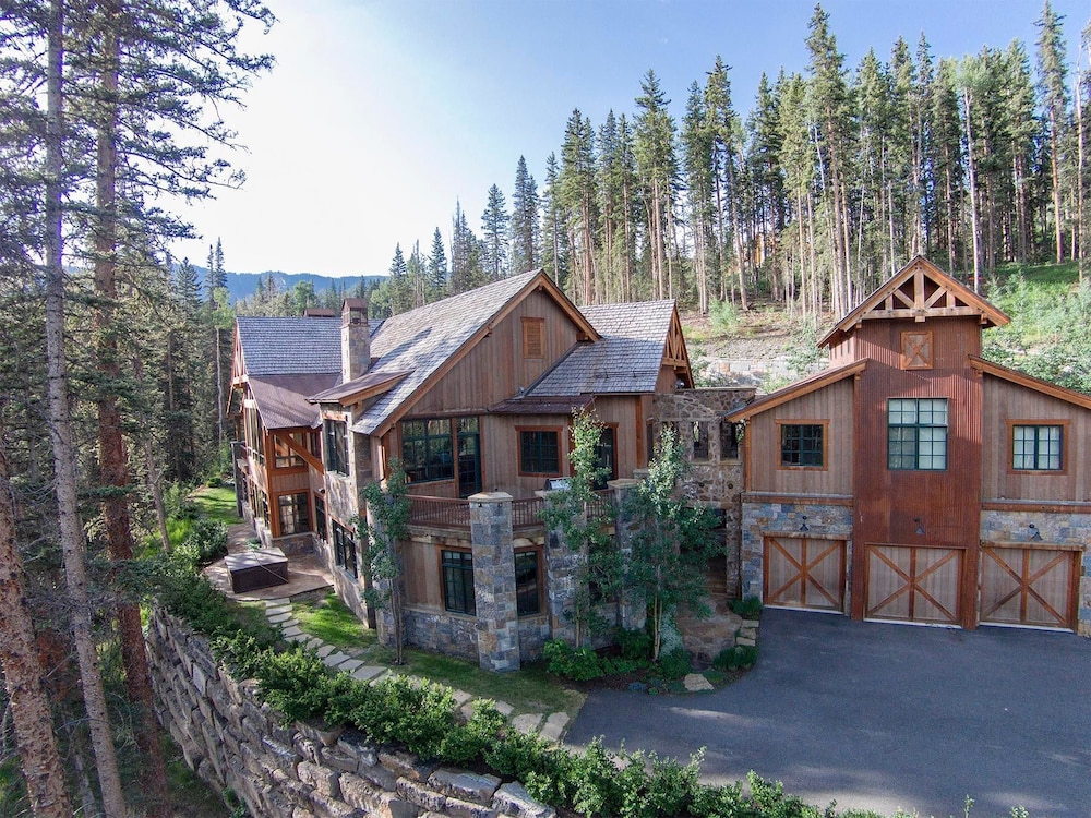 Timber Creek 10 Bedroom Holiday home By Accommodations in Telluride