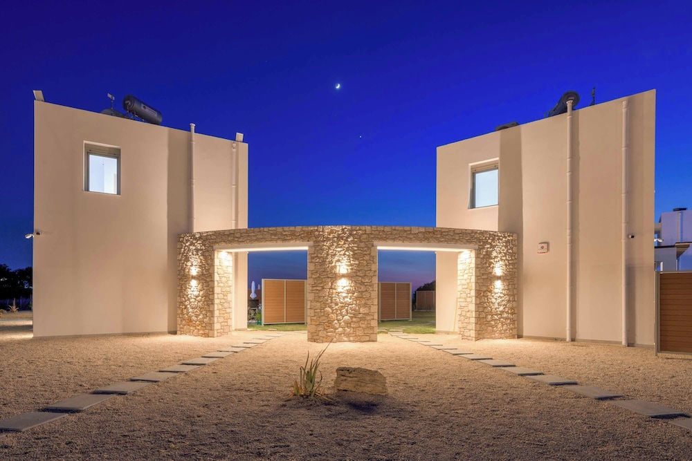 Villa Panaxia Akte