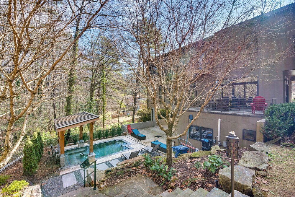 7 Mi to Dtwn Atl: Sleek & Modern Home!