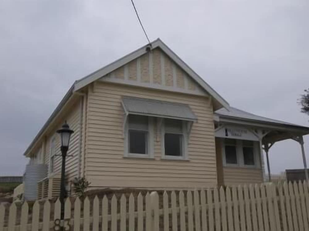 Lighthouse Lodge