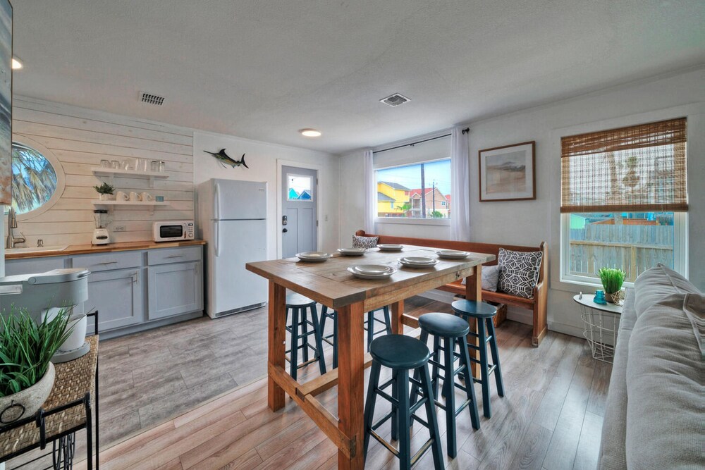 Peyton s Place by Avantstay 2 Blocks to Beach