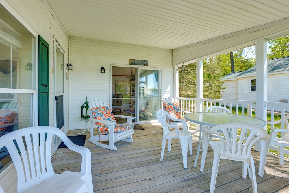 Tallman Lake Access: Family-friendly Home w/ Dock!