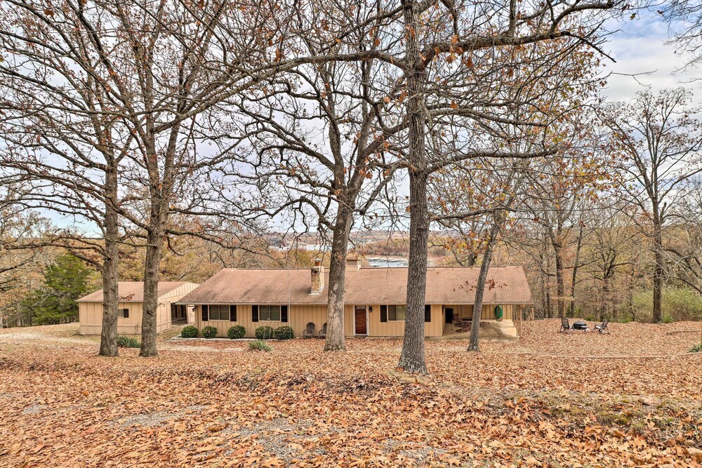 Charming Mountain Home Retreat w/ Lake Views!