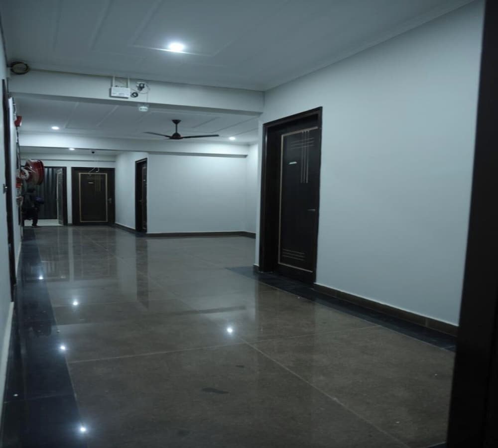 Radiant Blu Hotels Sector 70