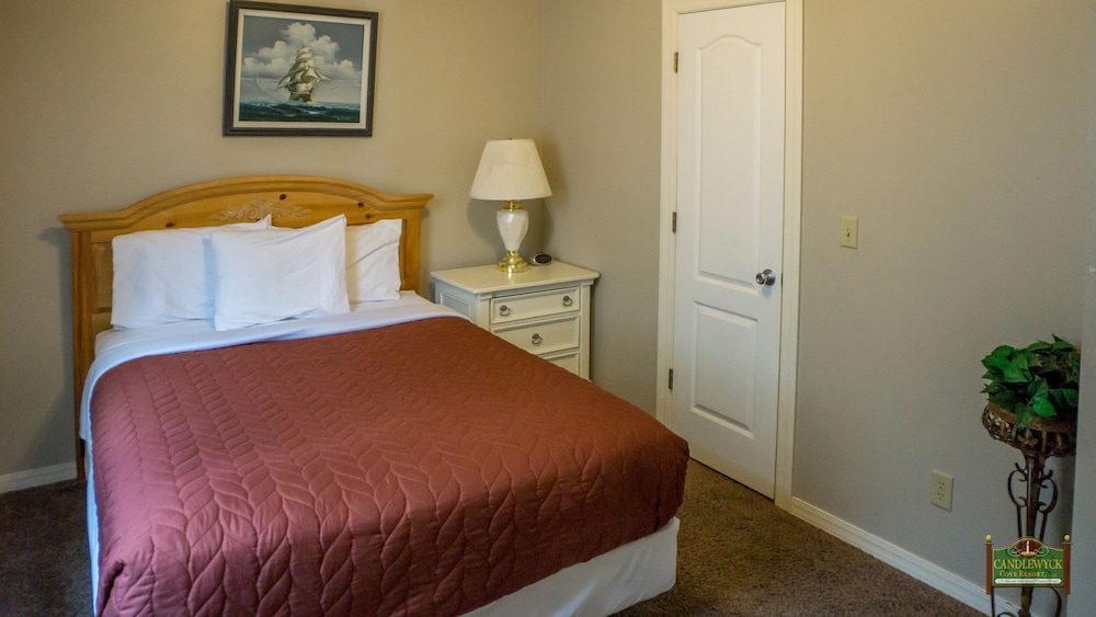 Candlewyck Cove Resort