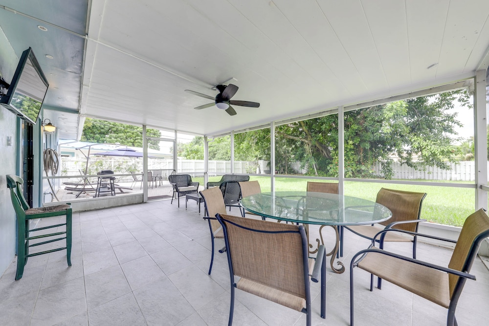 4 Mi to Ocean: Family Getaway in Pompano Beach!