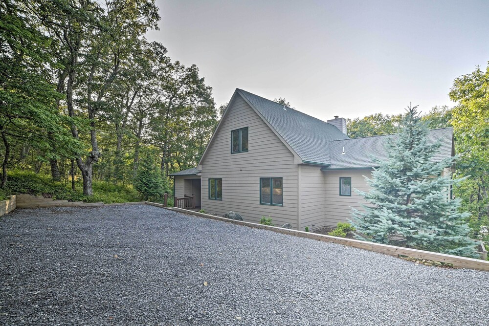 Wintergreen Resort Home w/ Deck: Walk to Slopes view 4
