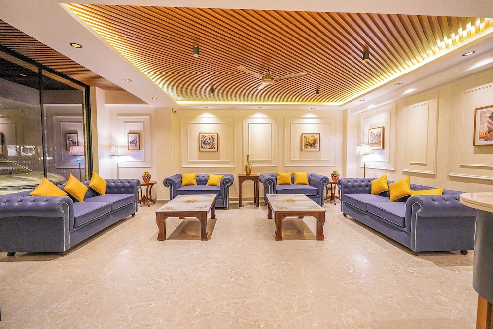 Carom Hotel Manali