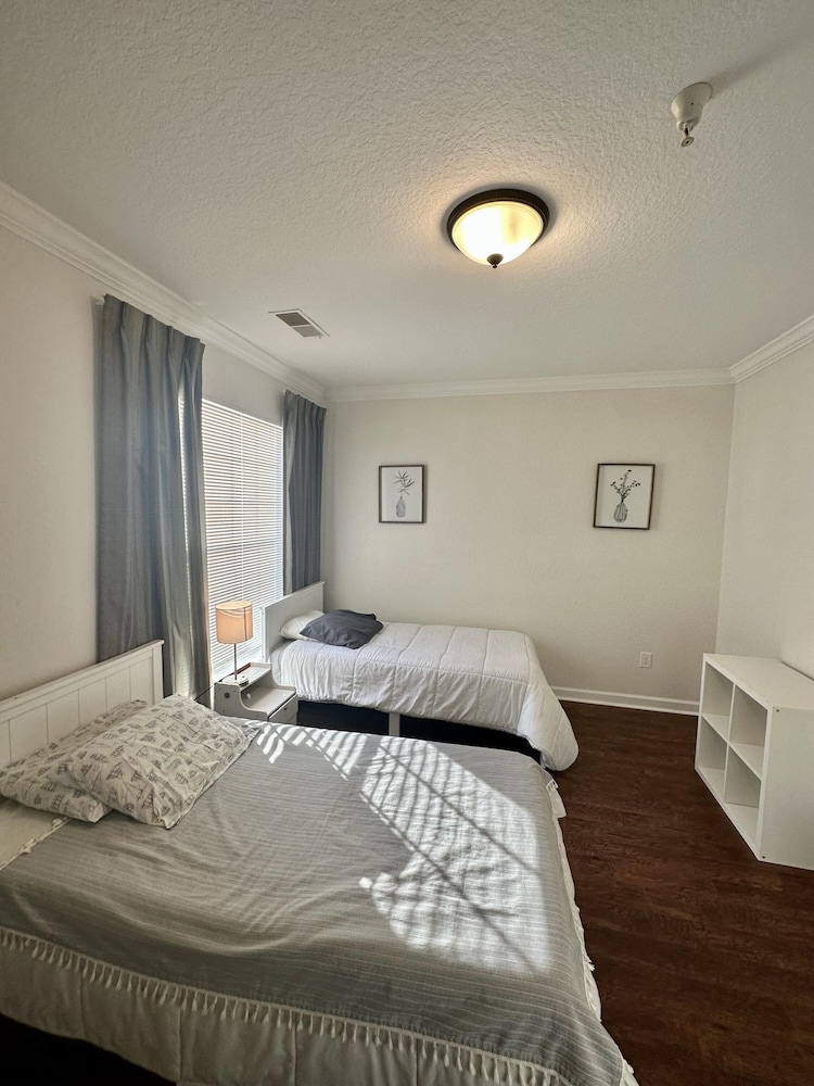 Grand 3BR Luxury Condo Resort Style Near Disney