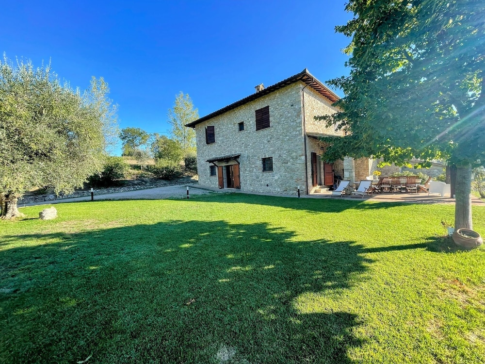 Detached Villa With Games Room, Pool, and Panoramic Views in San Damiano