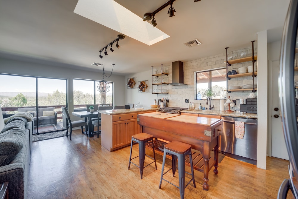 Payson Vacations - Payson Vacation Rental w/ Hot Tub  Mountain Views - Property Image 15