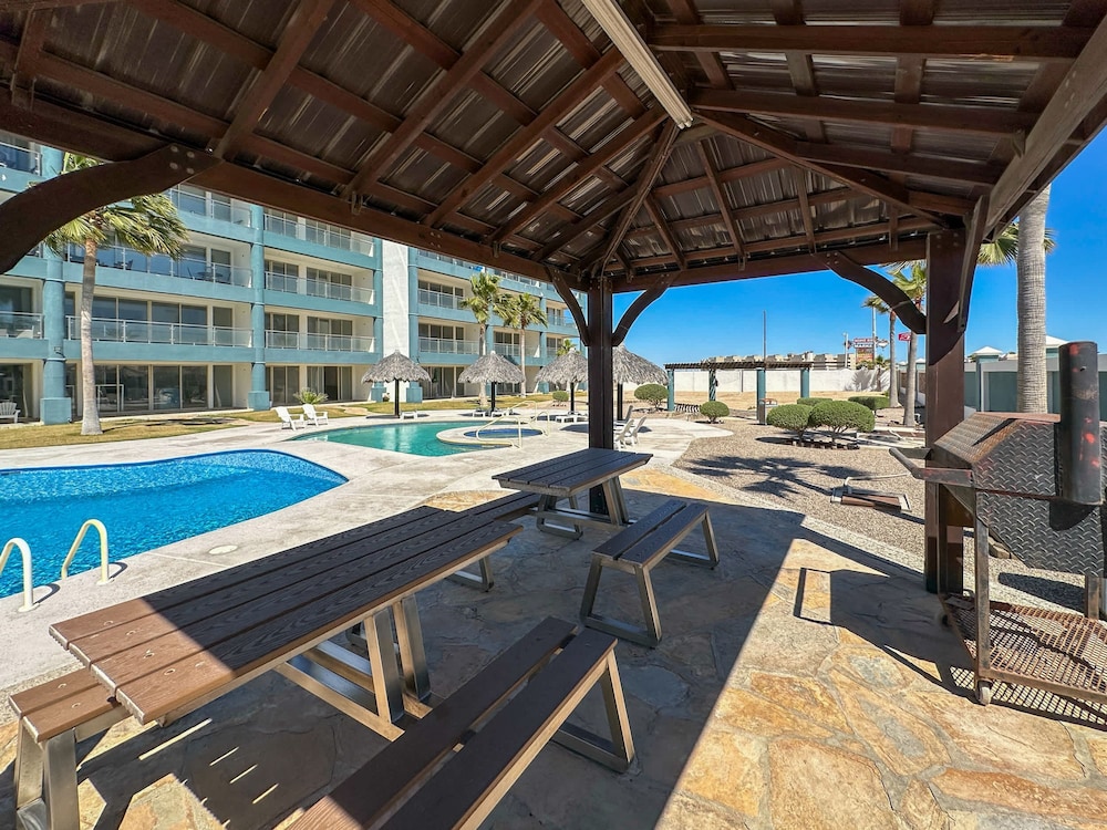 2BR Sunset Escape for Families