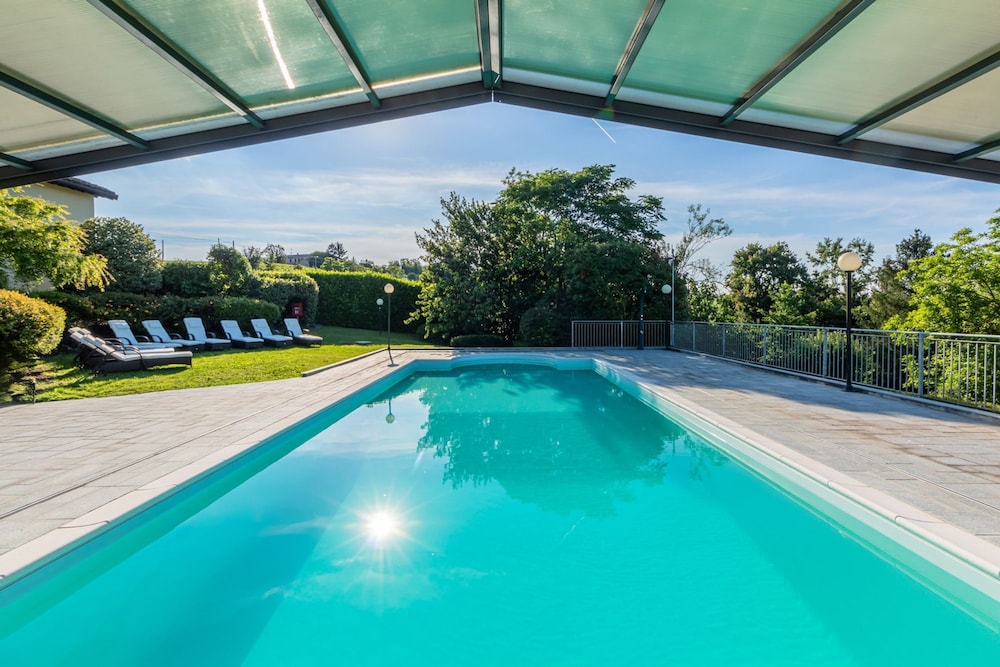 Antico Casale Vignale Stunning View and Pool