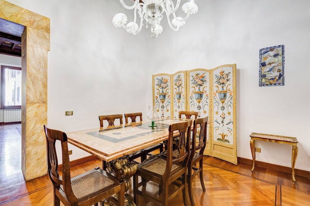 Historical Apartment near Piazza Navona
