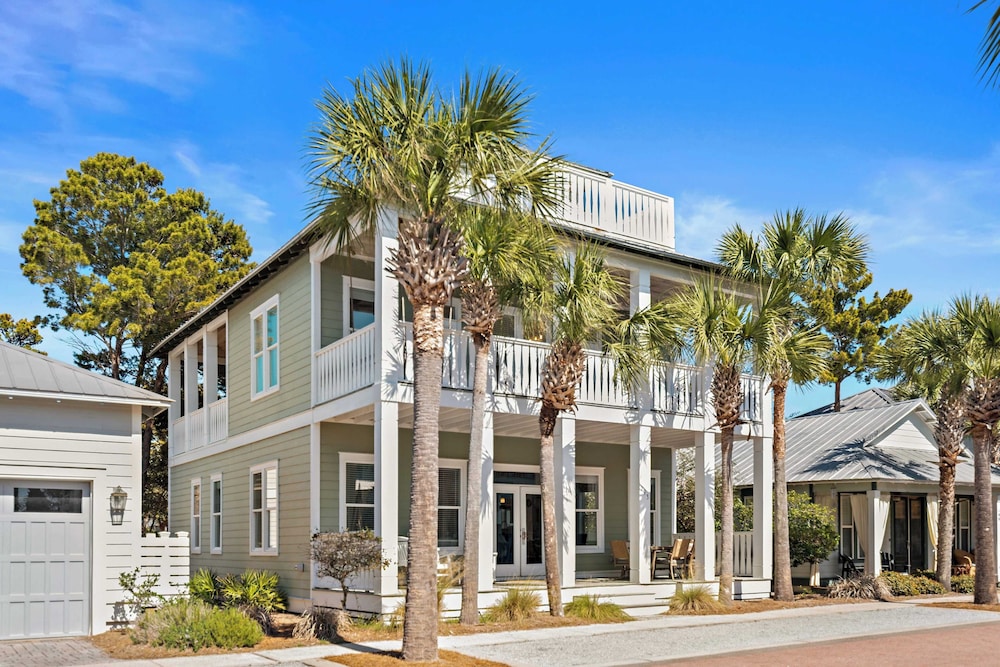 30A Wave and Sea by Avantstay Lagoon Pool, Walk to Beach