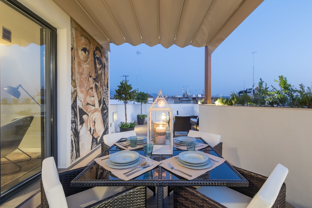 Chezmoihomes Plaza Nueva Premium
