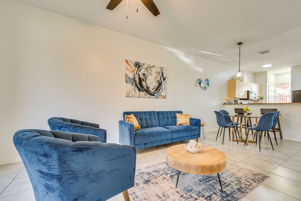 Pool Access: Family-friendly Poinciana Condo!