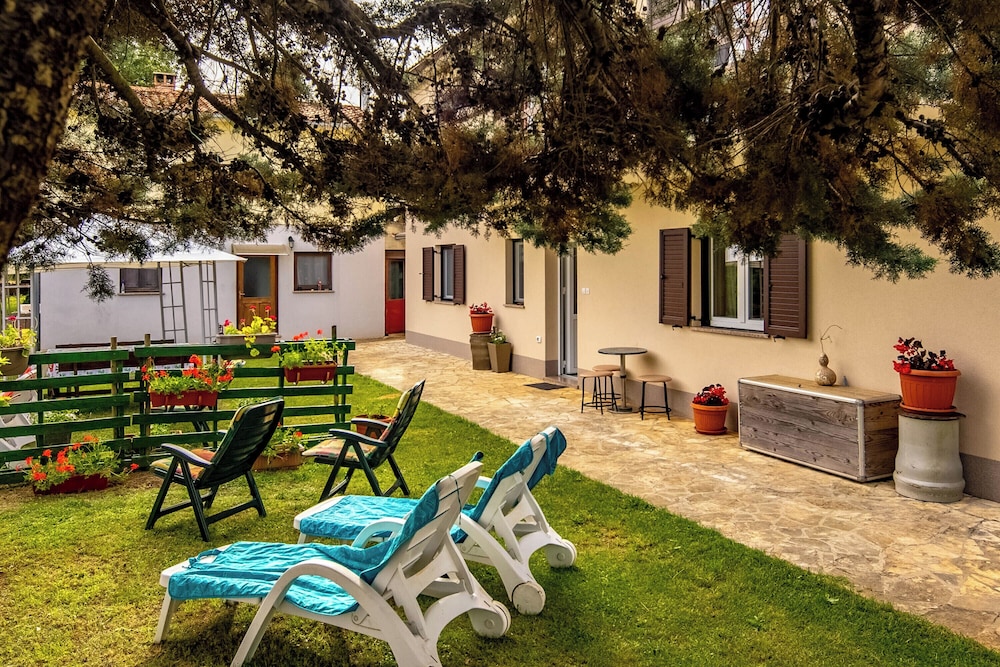 Countryside Apartments Labin