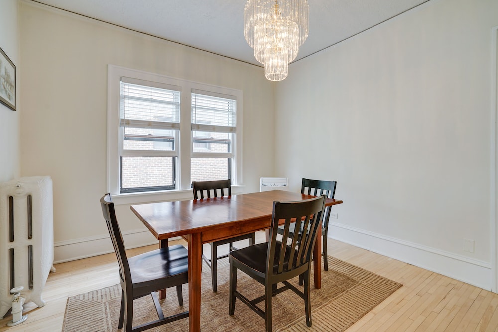 Bright Minneapolis Apartment - 1 Mi to Downtown!