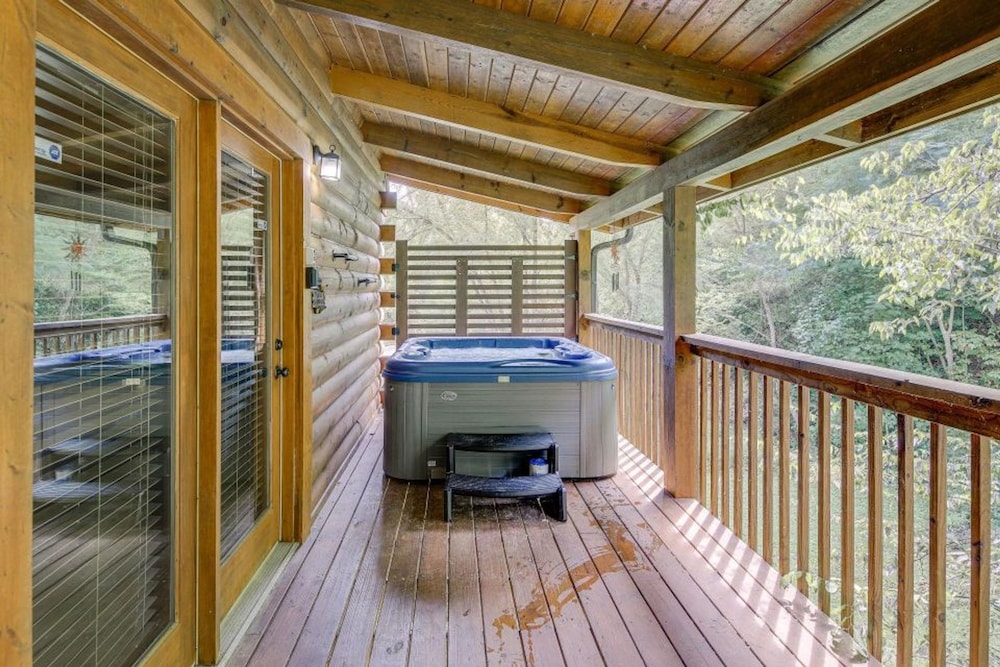 5-star w Pool Cozy Secluded Newly-renovated view 3
