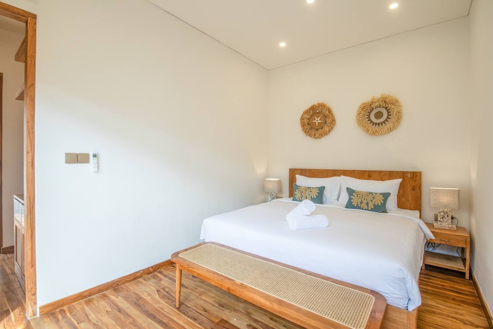 Breeze Opulent 6 BR in With Ocean View 5 Mins to Savaya