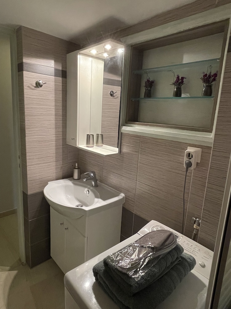 Enjoy Chania en Chania — bathroom