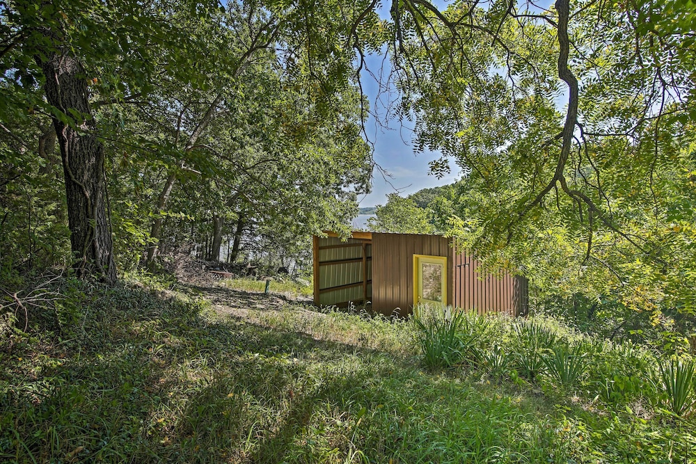 New York City Vacations - Walk to Tuttle Creek Lake: Secluded Scenic Retreat - Property Image 28