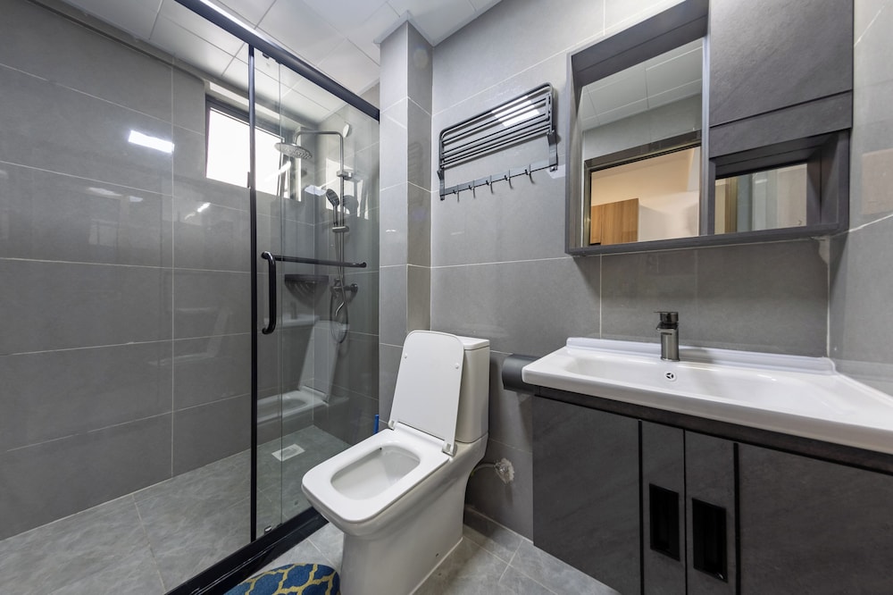 Erica Suites - Riverside 1BR Apartments