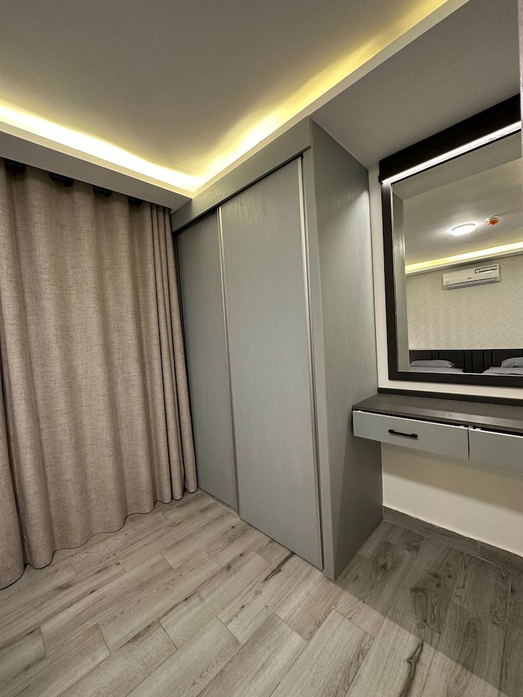 Private 33near Downtown Kh&sh view 2