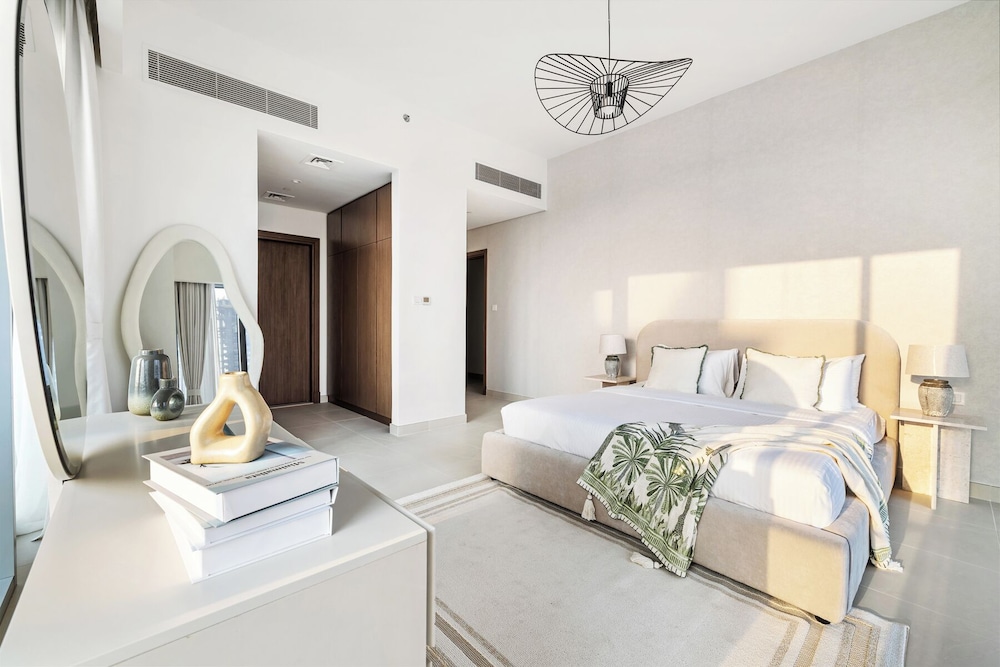 2BR Apartment Near Downtown Dubai Mall