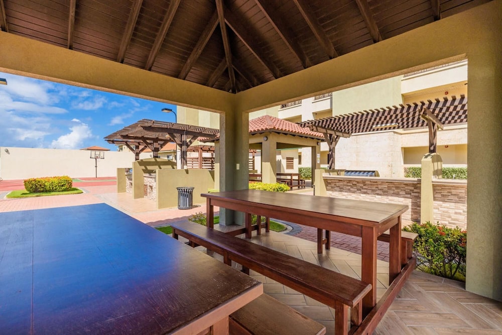 One Bedroom Ground Floor With a Pool View