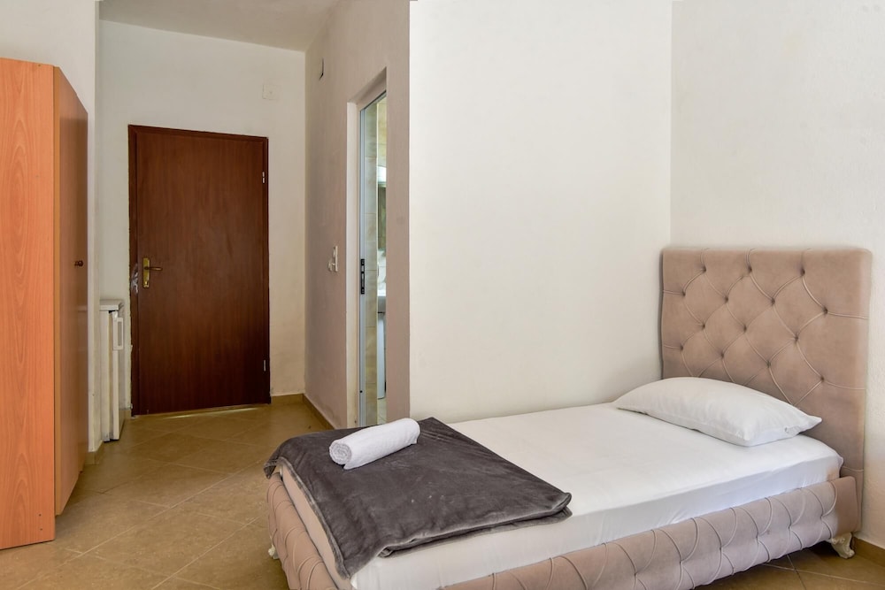 Vacation Flat w Balcony 5 min to Beach in Ulcinj photo 5